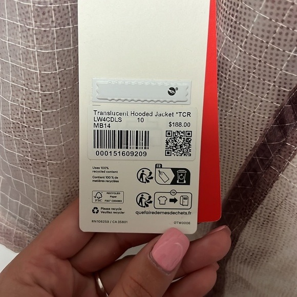 Lululemon NWT Translucent Hooded Jacket CANADA EXCLUSIVE - Picture 8 of 16